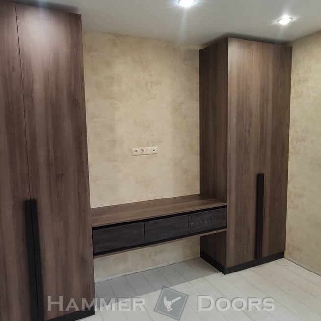 Шкаф с навесными ящиками