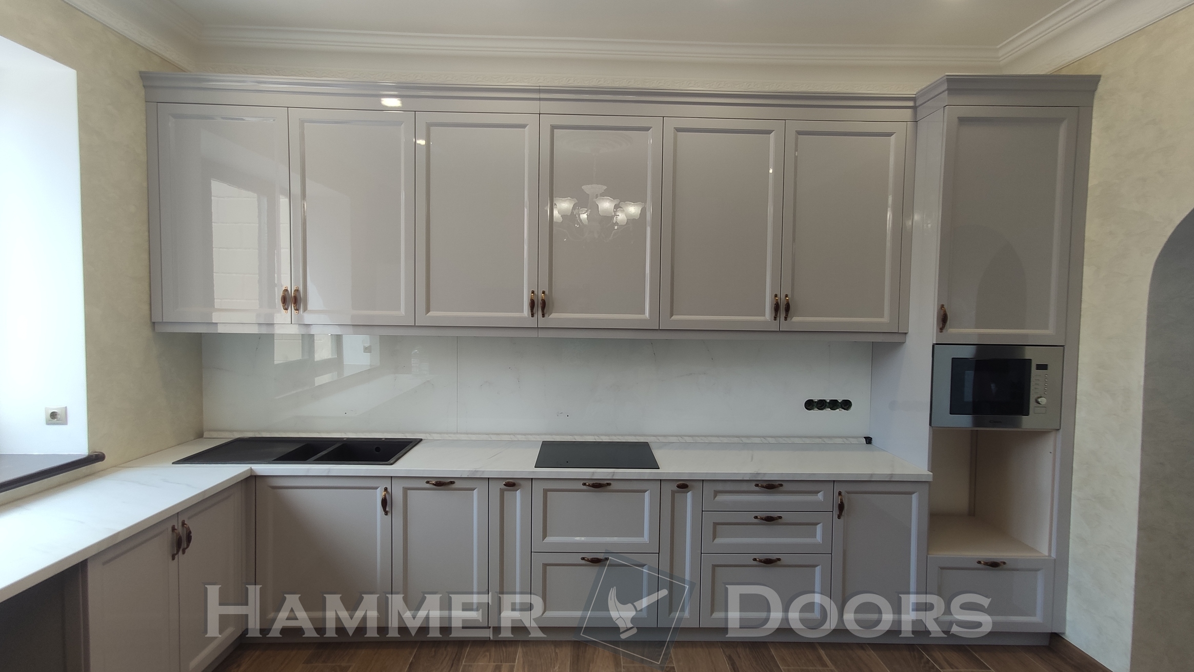 Современная классика. Фасады крашенный МДФ глянец.