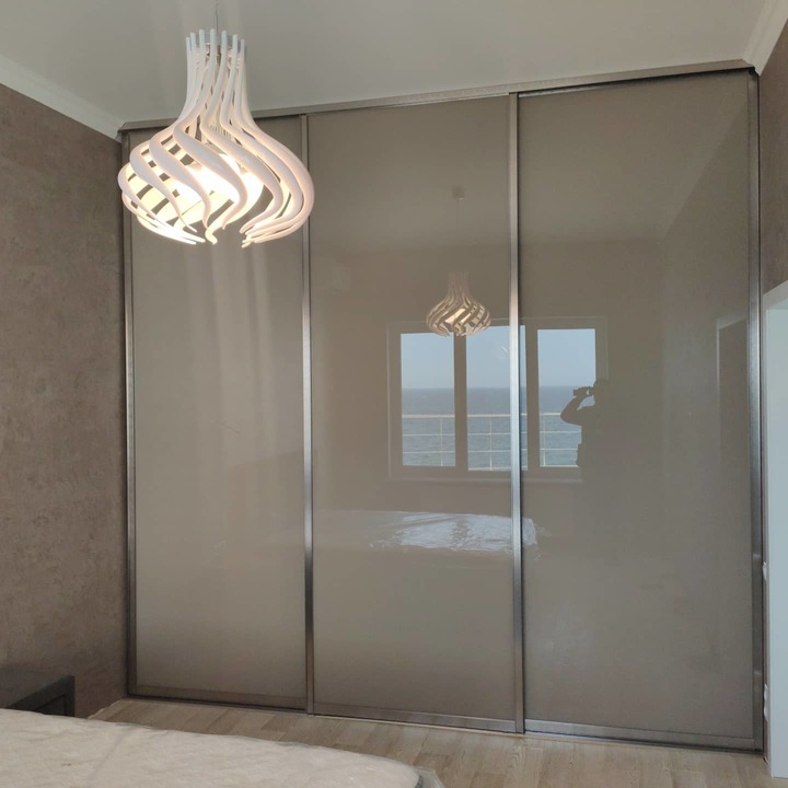 Проходной шкаф купе